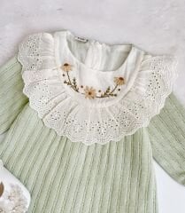 İŞLEME DETAYLI FİSTO YAKALI ELBİSE